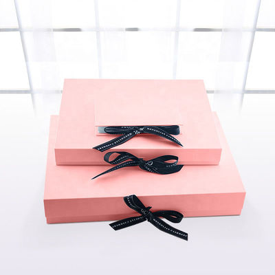 Bentuk Buku Debossing Magnetic Garment Kotak Kemasanes With Ribbon