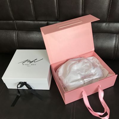 Ulang Tahun Magnetik Lipat CMYK PMS Kotak Hadiah Dilipat Dengan Pita