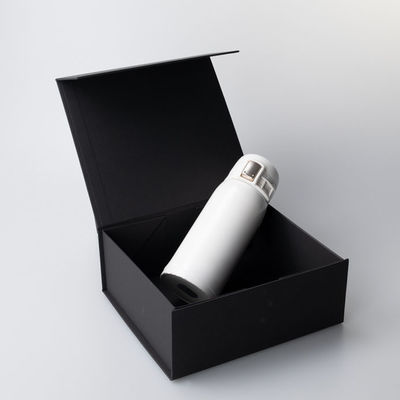 157gsm Kertas Seni Black Gift Box Dengan Tutup Kemasan Magnetik Kaku Lipat