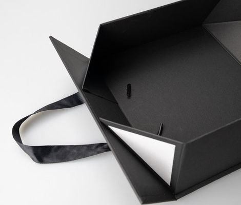 157gsm Kertas Seni Black Gift Box Dengan Tutup Kemasan Magnetik Kaku Lipat