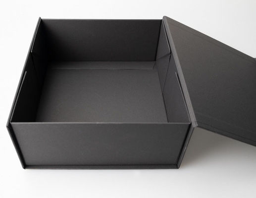157gsm Kertas Seni Black Gift Box Dengan Tutup Kemasan Magnetik Kaku Lipat