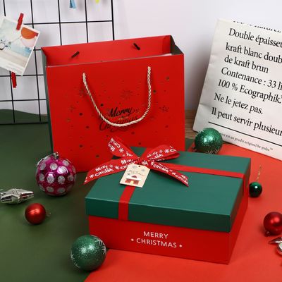 Kotak Kemasan Pakaian Stamping ODM Kaku Dihiasi Natal