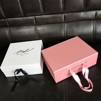 Ulang Tahun Magnetik Lipat CMYK PMS Kotak Hadiah Dilipat Dengan Pita
