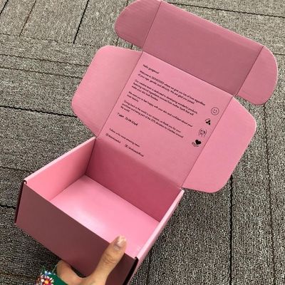 Cetak Offset Bergelombang Kotak Pengiriman Kosmetik CMYK 28 * 15 * 6cm